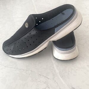 DKNY, Black Slip in Summer shoes, Size 8